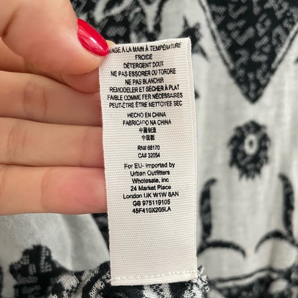 Free People Black & White Sweater 🤍🖤💛🧡 - Picture 7 of 7